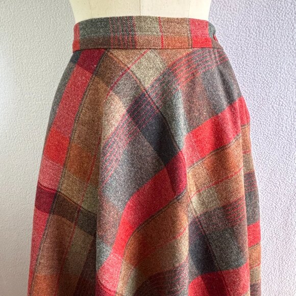 Vintage 1970s Red Plaid Flared Wool Skirt 22 Waist - Picture 3 of 6
